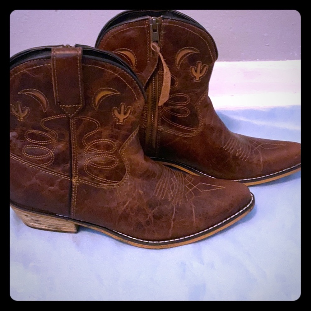 Ladies cowboys boots